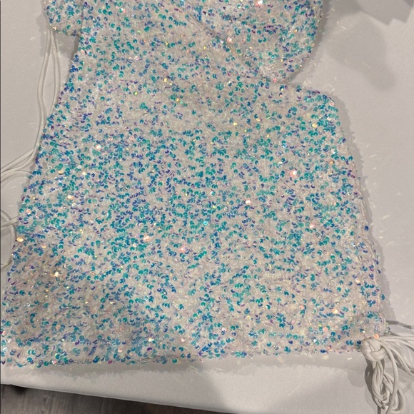 Lucy in the Sky White Sequin One-Shoulder Dress. Size Small. NWOT - Picture 3 of 5